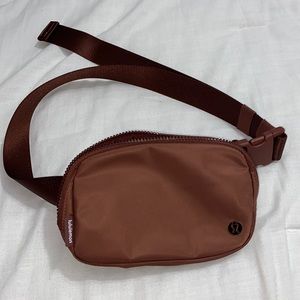 Brand new Lululemon Extended Strap Belt Bag